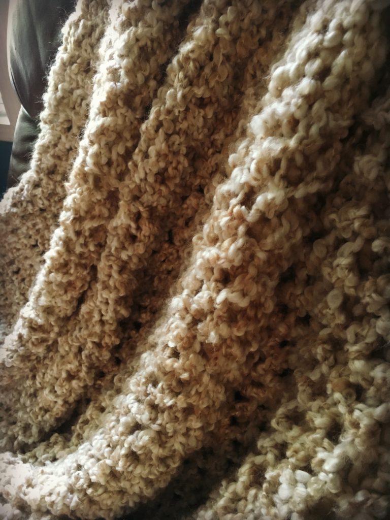 The Perfect HOMESPUN Yarn Blanket Pattern! YarnHookNeedles